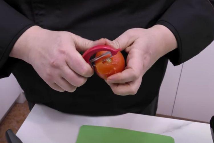 Salsa de tomate casero en olla GM paso 2