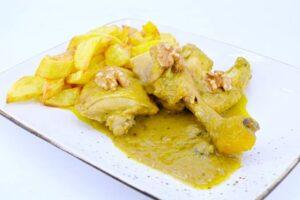 pollo con salsa de nueces paso final