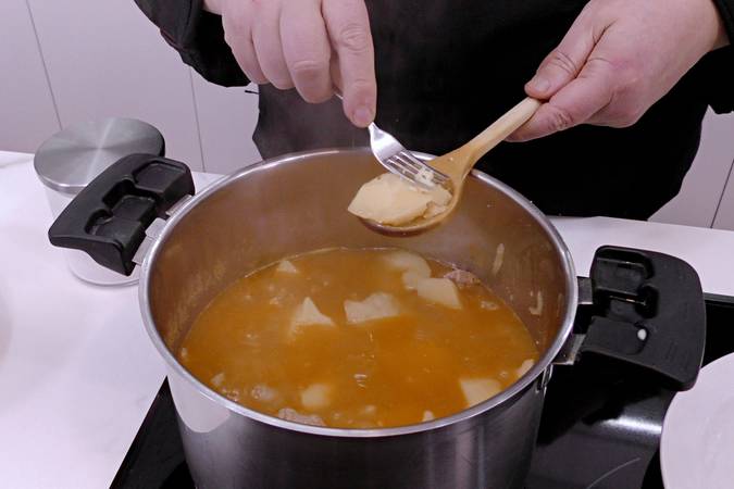 patatas con salchichas paso 6