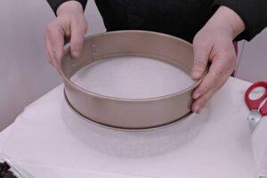 bizcocho de chocolate y queso crema paso 6