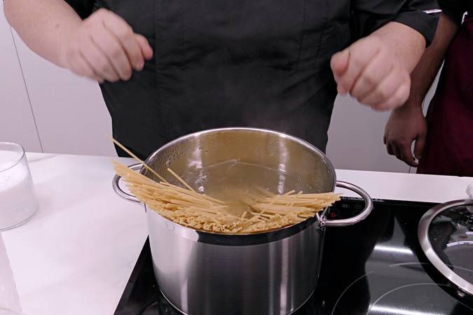 espaguetis con albóndigas en la mycook paso 5