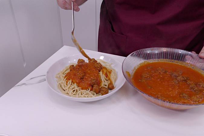 espaguetis con albóndigas en la mycook paso 7
