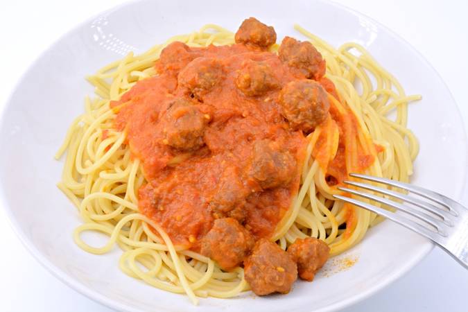 espaguetis con albóndigas en la mycook paso 8
