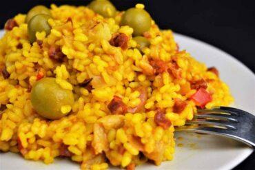arroz con manitas de cerdo
