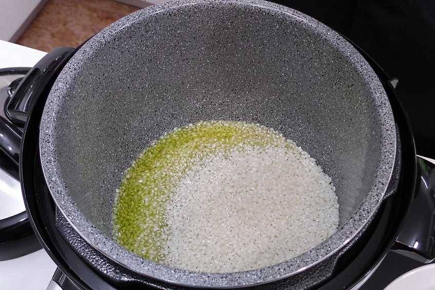 arroz blanco en la olla GM paso 2
