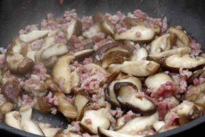 hamburguesa de pollo y champiñones paso 2