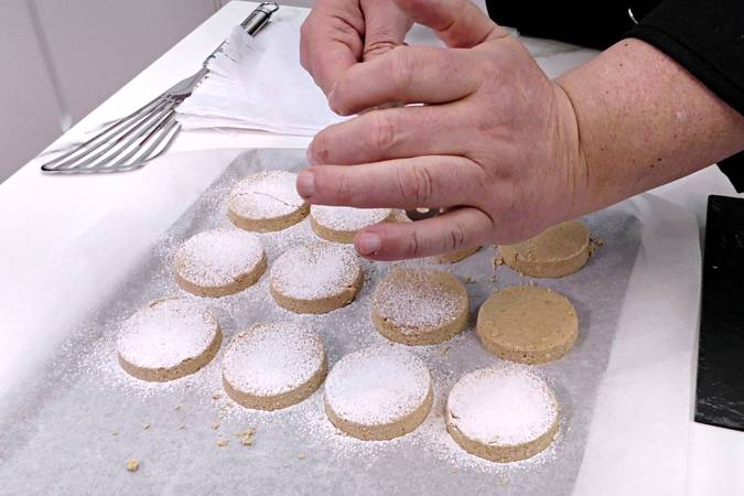 polvorones de almendra paso 6