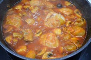 Pollo Guisado con pisto y champiñones paso 5