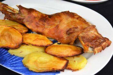 Paletilla de cordero lechal asada