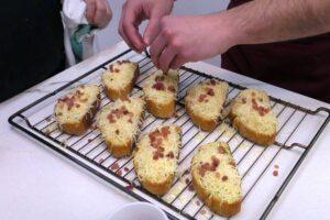 pan de ajo con queso y jamón paso 3