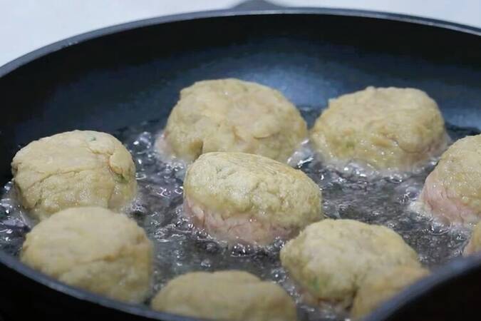 Albóndigas en salsa con pimientos del piquillo paso 3