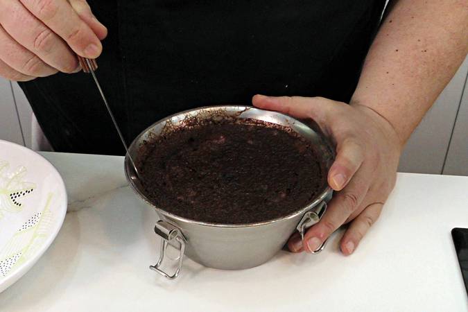 flan de chocolate sin horno paso 5