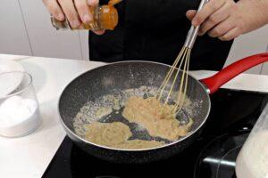 croquetas rellenas con huevo cocido paso 1