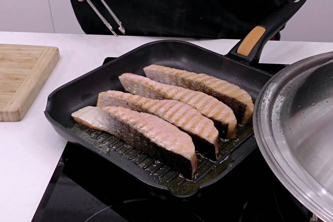 salmón a la plancha con arroz paso 3