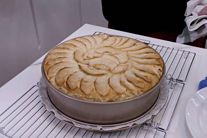 tarta de manzana con leche condensada paso 8