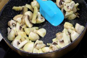 pollo con champiñones paso 5