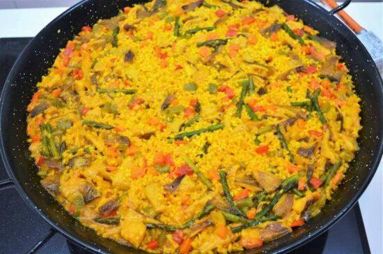Cómo hacer un arroz con verduras para veganos