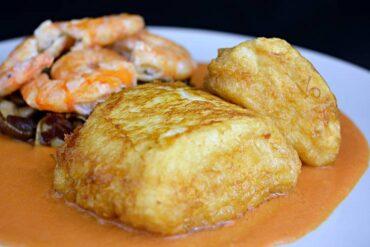 merluza con setas y gambas