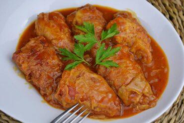 pimientos rellenos con salsa de piquillo