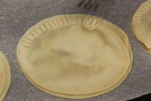 Empanadillas con revuelto de setas y foie paso 5