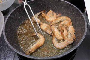 Pollo con sepia y langostinos paso 1