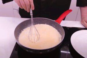 Tarta de coco y gelatina de piña paso 4
