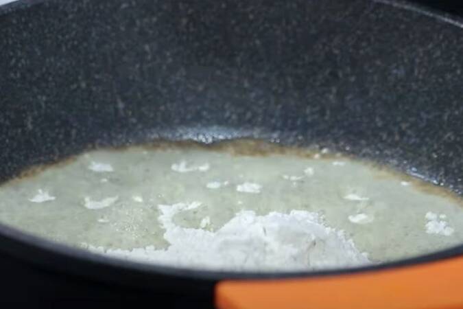 Cómo hacer salsa gravy paso 2