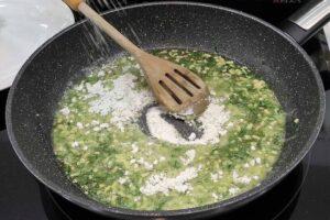 cocochas de merluza en salsa verde paso 2