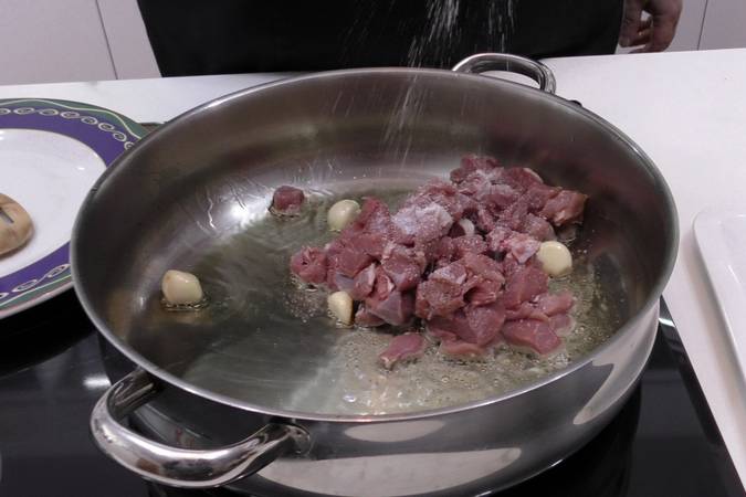 fideuá de cordero paso 2