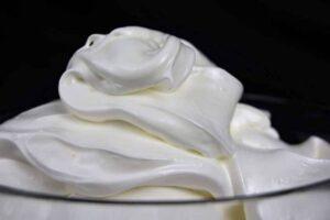 Pastel con crema inglesa paso 2