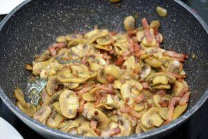 Espaguetis con champiñones al ajillo paso 4