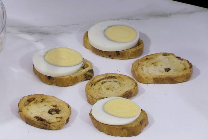 canapés de salmón ahumado paso 3