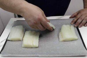 bacalao con salsa de tinta de calamar paso 5
