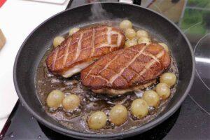 magret de pato con arrope y uvas paso 2