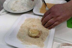 Sándwich de patata con jamón y queso paso 2