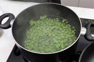 Guisantes con jamón paso 1