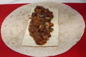 burritos con caparrones de anguiano paso 6