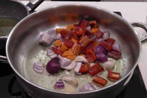 como hacer pollo en escabeche paso 1