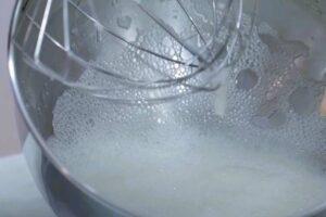 pasteles de crema y merengue paso 5