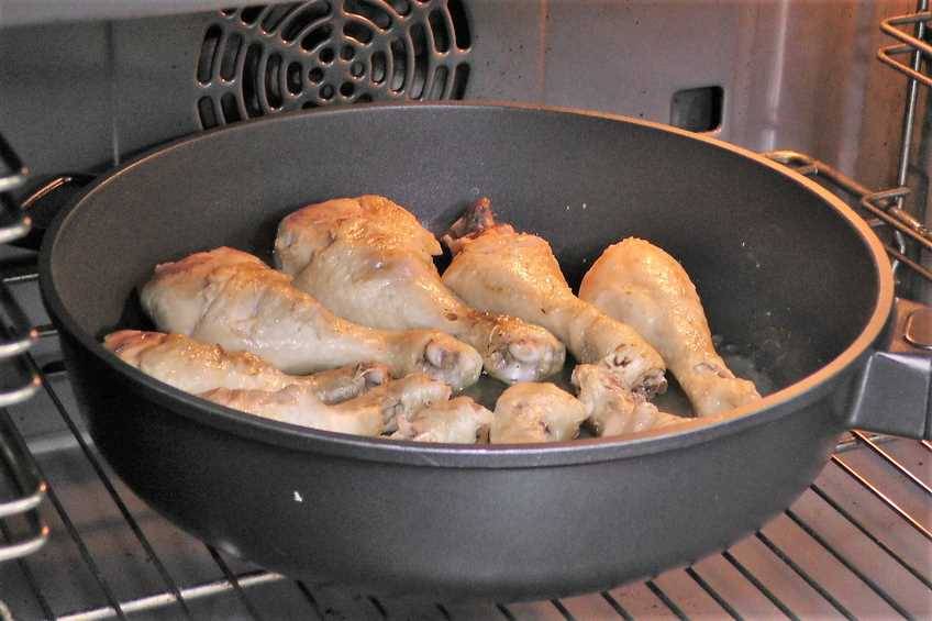 muslos de pollo con pisto casero paso 5
