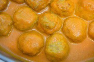 Albóndigas de pollo en salsa paso final