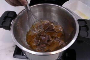 tarta de chocolate con nata paso 2