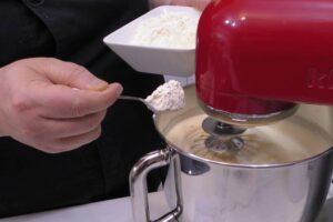 tarta de chocolate con nata paso 4