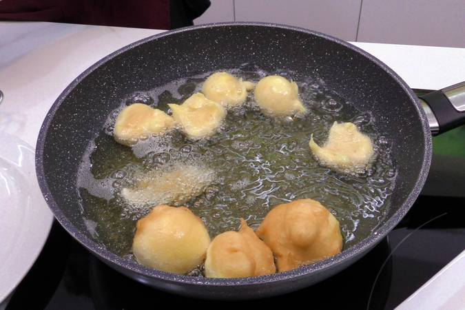 Freímos los buñuelos