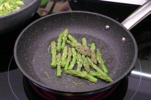 Revuelto de ajetes con jamón paso 2