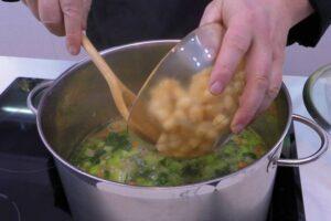 sopa de verduras paso 4