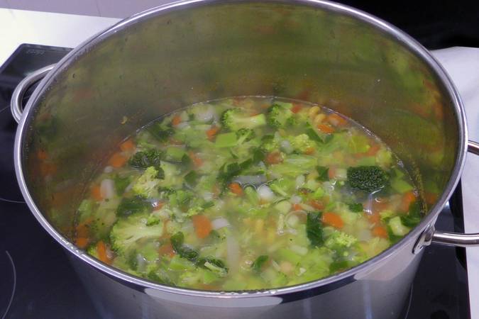 sopa de verduras paso 5