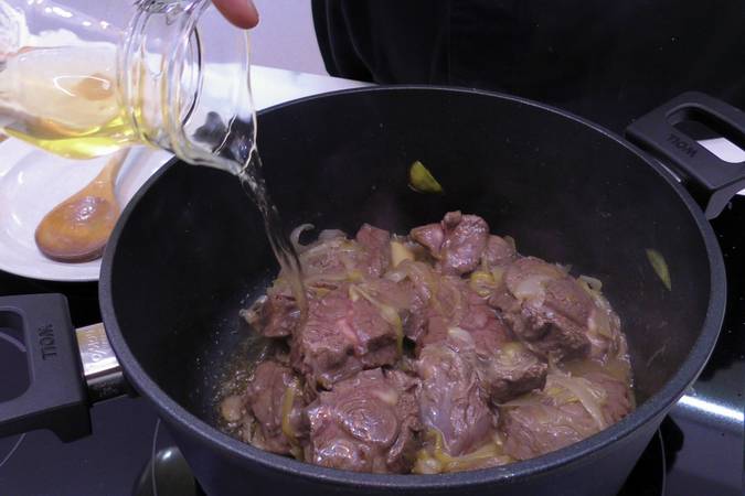 estofado de vaca morucha paso 2