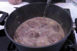 estofado de vaca morucha paso 3