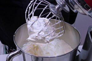 mousse de fresas paso 4